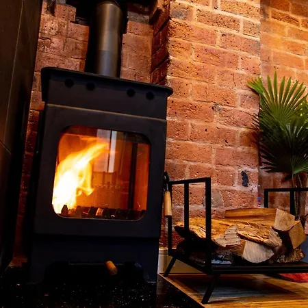 Vip - 2 Bedroom Grade 2 Luxury Industrial House With Log Burning Fire & Electric Blinds In The Heart Of The Jq Birmingham