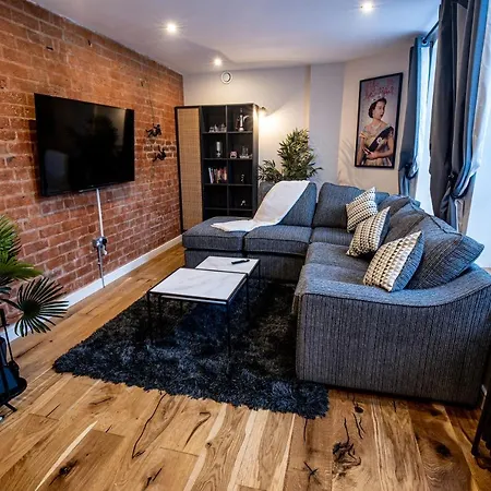 Dom wakacyjny Vip - 2 Bedroom Grade 2 Luxury Industrial House With Log Burning Fire & Electric Blinds In The Heart Of The Jq Birmingham